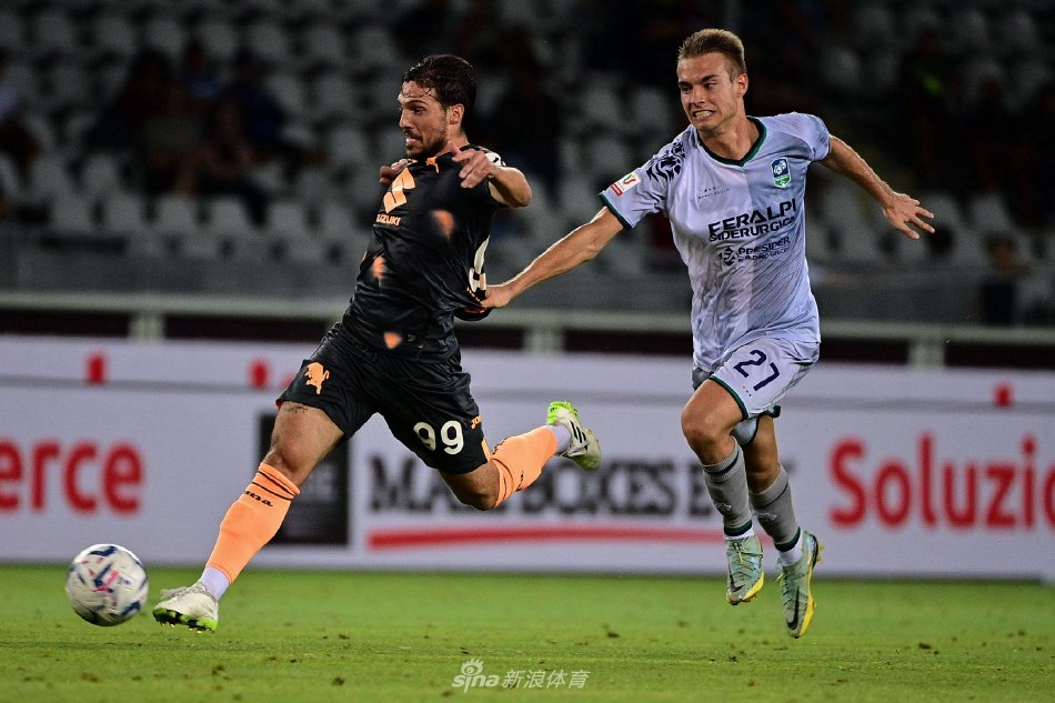 拼抢视为基 拼抢视为基