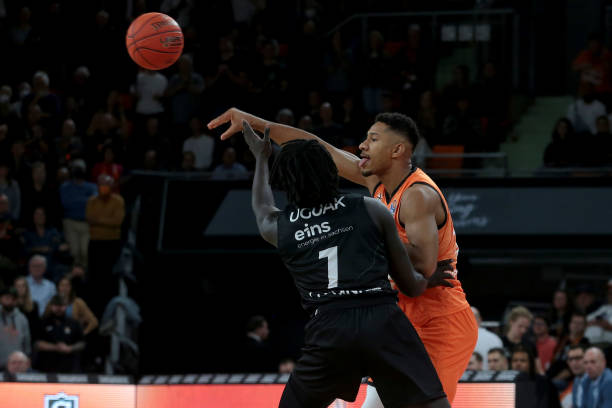 的四连杆背 的四连杆背